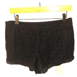Black lace Guess! shorts.  Size 29